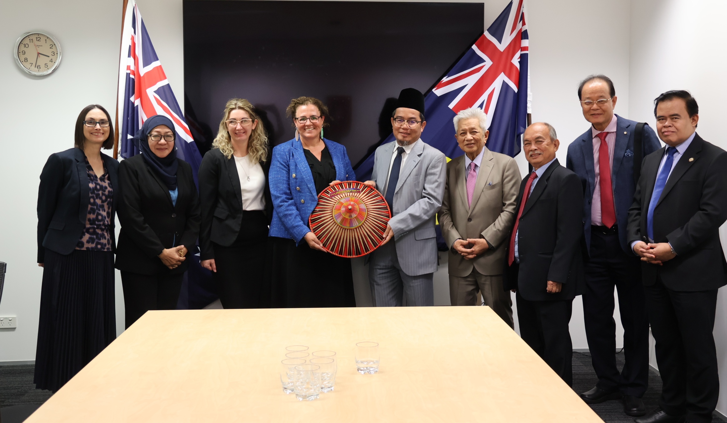 Sarawak Ombudsman forges ties with Western Australia, seeks global best practices